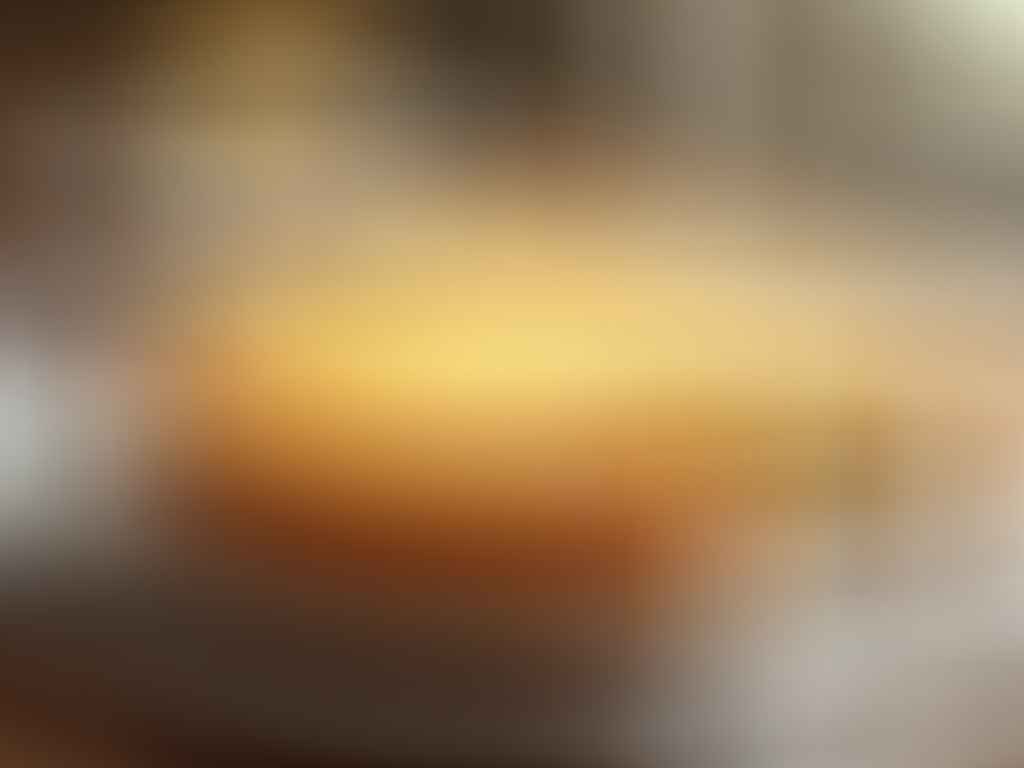 Gâteau au fromage blanc vanille crémeux, doré et appétissant, parfait pour une pause gourmande.