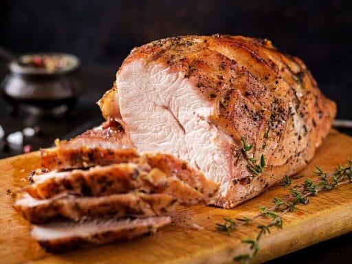 Recette savoureuse de jambon au madère avec sauce onctueuse, idéale pour un repas gourmand et convivial.